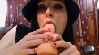 Heißes Trans-Camgirl reitet Dildo und macht Atm