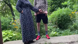 Gorgeous Milf Helped A Stranger Pee Outside And Pee Herself 5 Min
