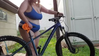 Tinder Teen Scrubs Her Bike Outside