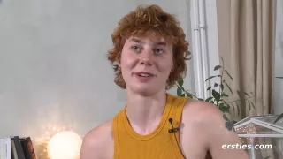 Offene Berlinerin Spielt Mit Ihrem Lieblingsdildo