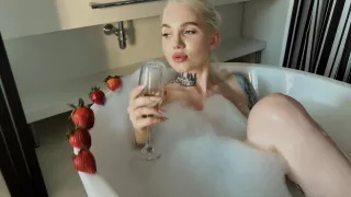 Marina Demidova In A Jacuzzi With Foam And Champagne With Strawberries. Waiting For You To Join