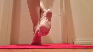 Amateur Milf Feet Solo