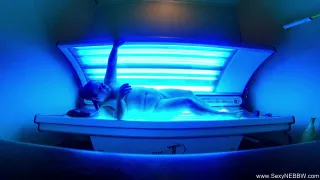 Sexy Bbw Playing Public Tanning Bed - Sexynebbw