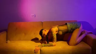 Sweet Bald Girl And Big Black Dildo 60fps