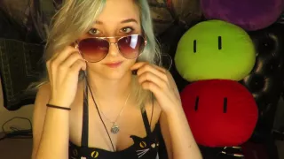 Aftyn Rose - Popsicle Sucking & Mouth Sounds On The Beach