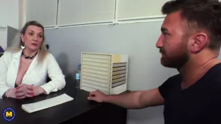 Busty Mature Mom Pleasing Lucky Guy