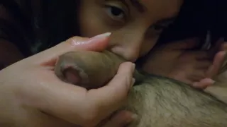 Follando Bien Rico Con El Vecino Cuando Su Esposa Se Va A Trabajar