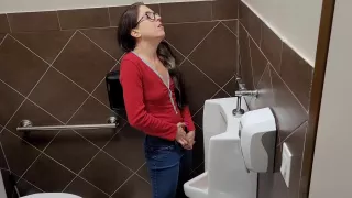 Nerdy Faerys Urinal Adventures!