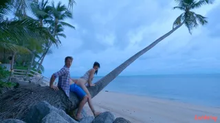 E445 Bruce And Nicole Sunrise Quicke On The Beach