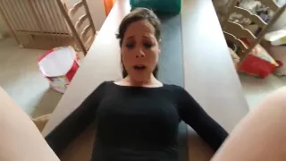 Una Casalinga Italiana Inculata Mentre Prepara Da Mangiare