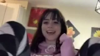 Cute Teen With A Big Butt Teasing On Periscope