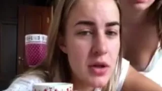 Nuttiger Morgen in der Küche