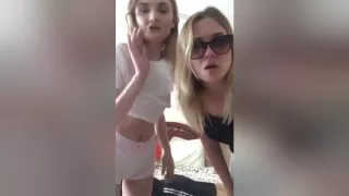 Hot Teens Teasing On Periscope