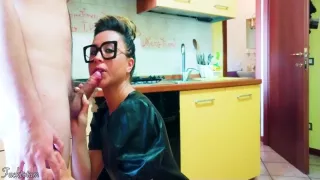 Pipe Francaise Amateur Jeune Fille Porte Des Vetements De Marque, Il Les Ruine Avec Son Sperme 11 Min