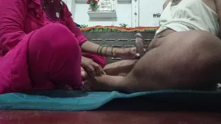 Meri Didi Mera Land Hilati Hai Roj