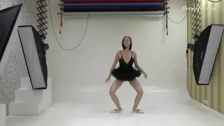 Galina Markova - Gymnastic Leg Scissors