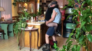 Homemade Mature Milf Seduces Married Neighbor