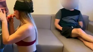 Petie Salope De Pure Me Vide Les Couilles Devant Son Mec Le Cuck