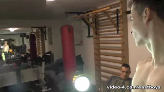 Body Worship - Heiße Ölmassage - EastBoys