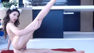 Amateur Blonde Teen Plays Solo