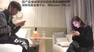 极品颜值大耳环美女啪啪，按头深喉口交骑坐后入 呻吟诱人(2)