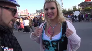 Hot Busty Milfs Die Oktoberfest Challenge!