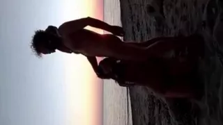 Deniz Kenarında Gun Batımında Sikiyor