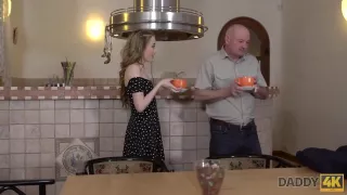 Subes Euro-kuken Stohnt Beim Verbotenen Sex Mit Bfs Papa