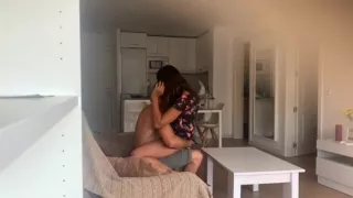 Mädchen aus der Nachbarschaft kam, um Disney zu sehen