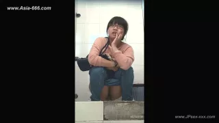 chinese girls go to toilet.141