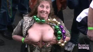 Fat Tuesday Freaky Milfs Getting Naked In The Street For Beads - DreamGirlsMembers