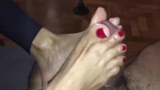 Bocage E Chanel - Oiled Footjob And Cum On Red Nails