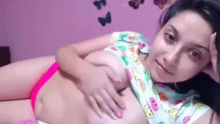 My Horny PAKISTANI GIRLFRIEND is trying to Seduce me