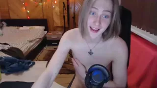 Langhaarige blonde Jungs Porno Sperma und Arsch zeigen