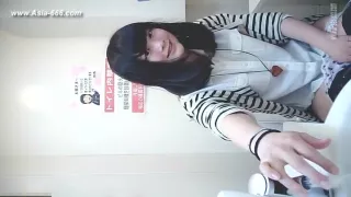 peeping asian office lady go to toilet.4