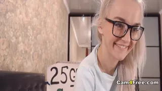 Hottie Fuck Her Pussy Till She Have Multiple Orgasm