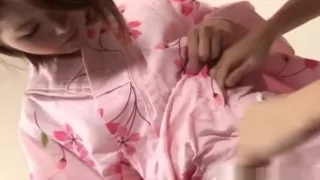 Asian babe in bald cunt gets tongue kissed in close-up