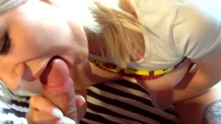 Deutsches Nerd Girl mit geilen Blasmund