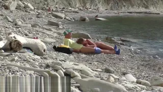 Тrevel - bloger vstretil nudistku. Пublichni minet na plyazhe v Бolgarii. RoleplaysCouples