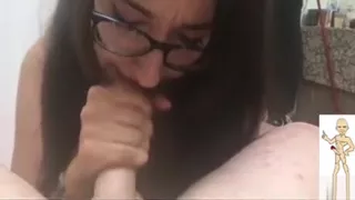 Mamada Teen 18 jovencita morena con gafas