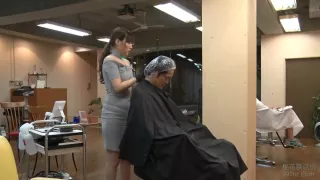221017美容室で誘惑してくるロリ美少女b