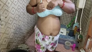 Hot Desi Bhabi Nude Show..and Boobs Massage...desi Bhabi Nude Bath In Bathroom