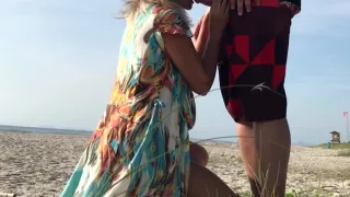 Real Amateur Public Standing Sex Risky on the Beach !!! People walking near