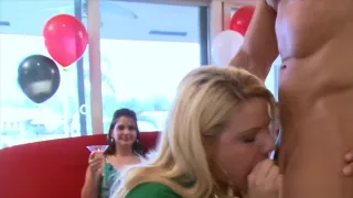 Amateur fucking and sucking strippers cock