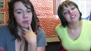 Pretty Babes Show Booty