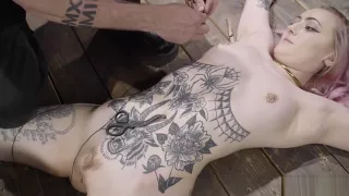 Alt pale slave ass whipped in dungeon