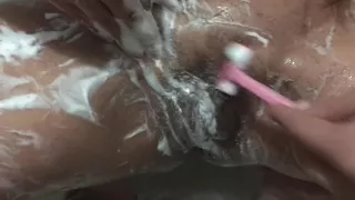 Again pussy shaving close up