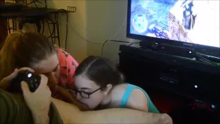 Amateurs - Two college friends sucking off a geek SD