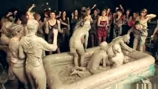 Messy porn with lesbian whores