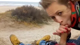 Amateur blowjob and sex on a deserted beach! Fucked best girlfriend and cumshot in pussy